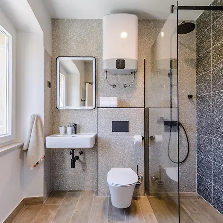 Dora And بيت ضيافة سوتيفان