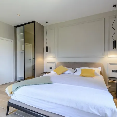 Dora And Vendégház