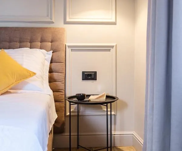 Dora And Vendégház Sutivan