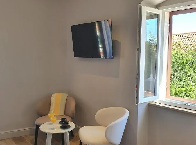 Dora And Vendégház Sutivan